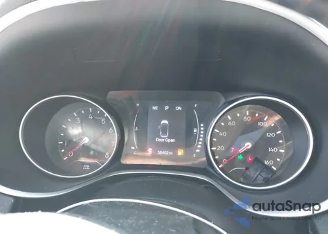 2018 Jeep Compass Latitude 4X4 из США, поврежденный, VIN 3C4NJDBB1JT321011